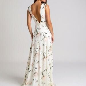 Lulus Romantic Possibilities Floral Maxi Dress Off White Small NWT